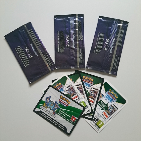 Pokemon trick or trade 3 packs & bonus 5 online codes - Picture 3 of 4